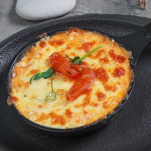 Жульен с крабом и креветками